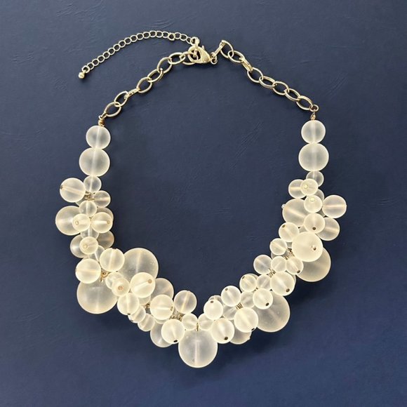 Jewelry - Stunning Semi-frosted Glass Bead Necklace